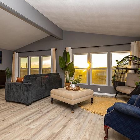 Magnificent & Tranquil Home, Mountain Views , 8 Mins To Casinos & River, Fire Pit, Bbq Bullhead City Eksteriør billede