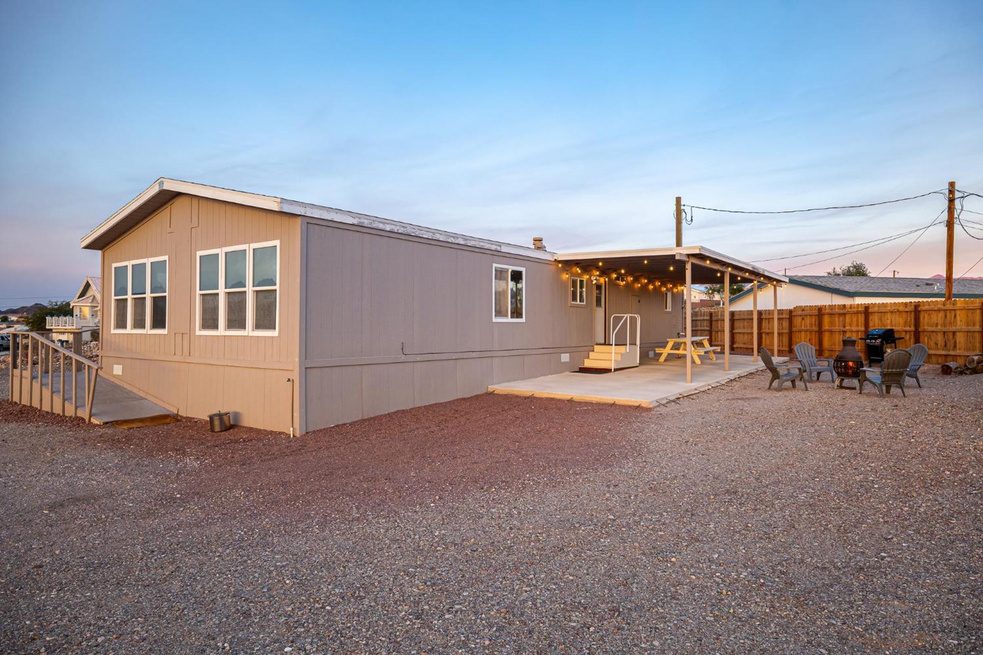 Magnificent & Tranquil Home, Mountain Views , 8 Mins To Casinos & River, Fire Pit, Bbq Bullhead City Eksteriør billede