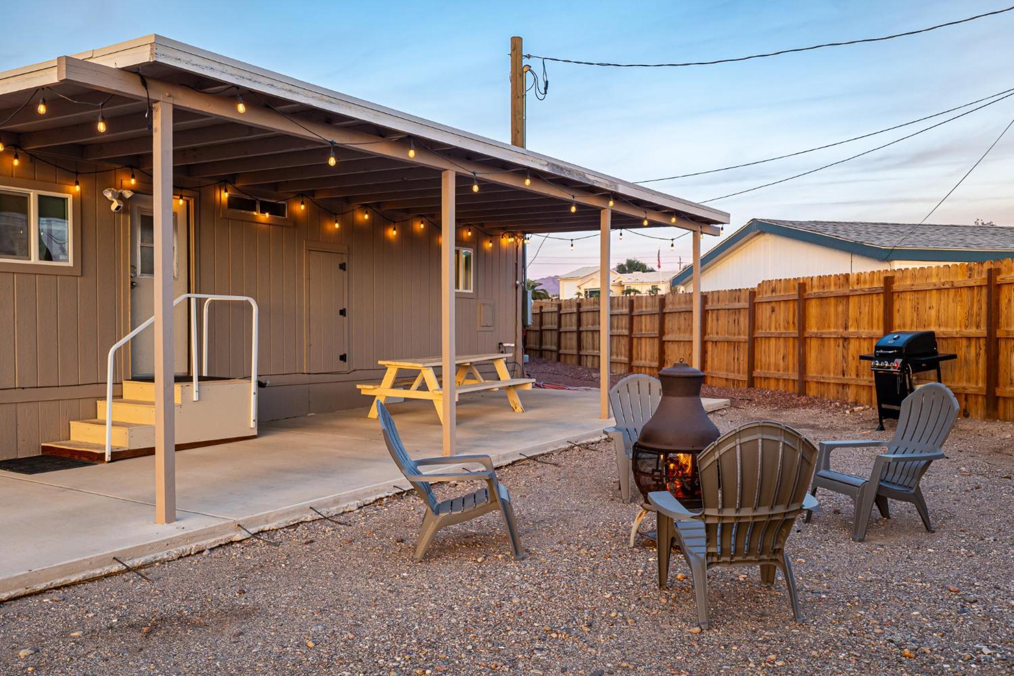 Magnificent & Tranquil Home, Mountain Views , 8 Mins To Casinos & River, Fire Pit, Bbq Bullhead City Eksteriør billede