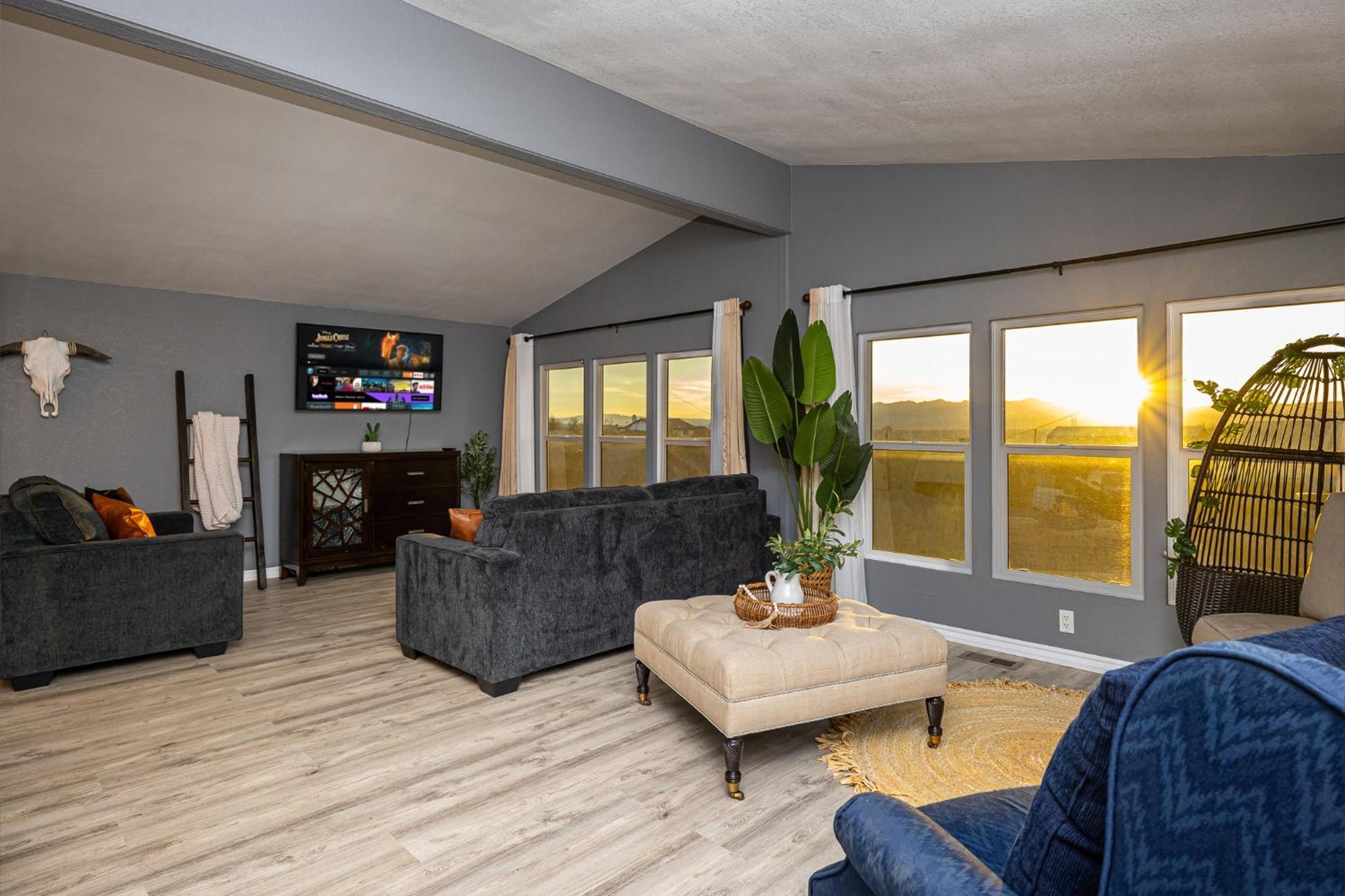 Magnificent & Tranquil Home, Mountain Views , 8 Mins To Casinos & River, Fire Pit, Bbq Bullhead City Eksteriør billede