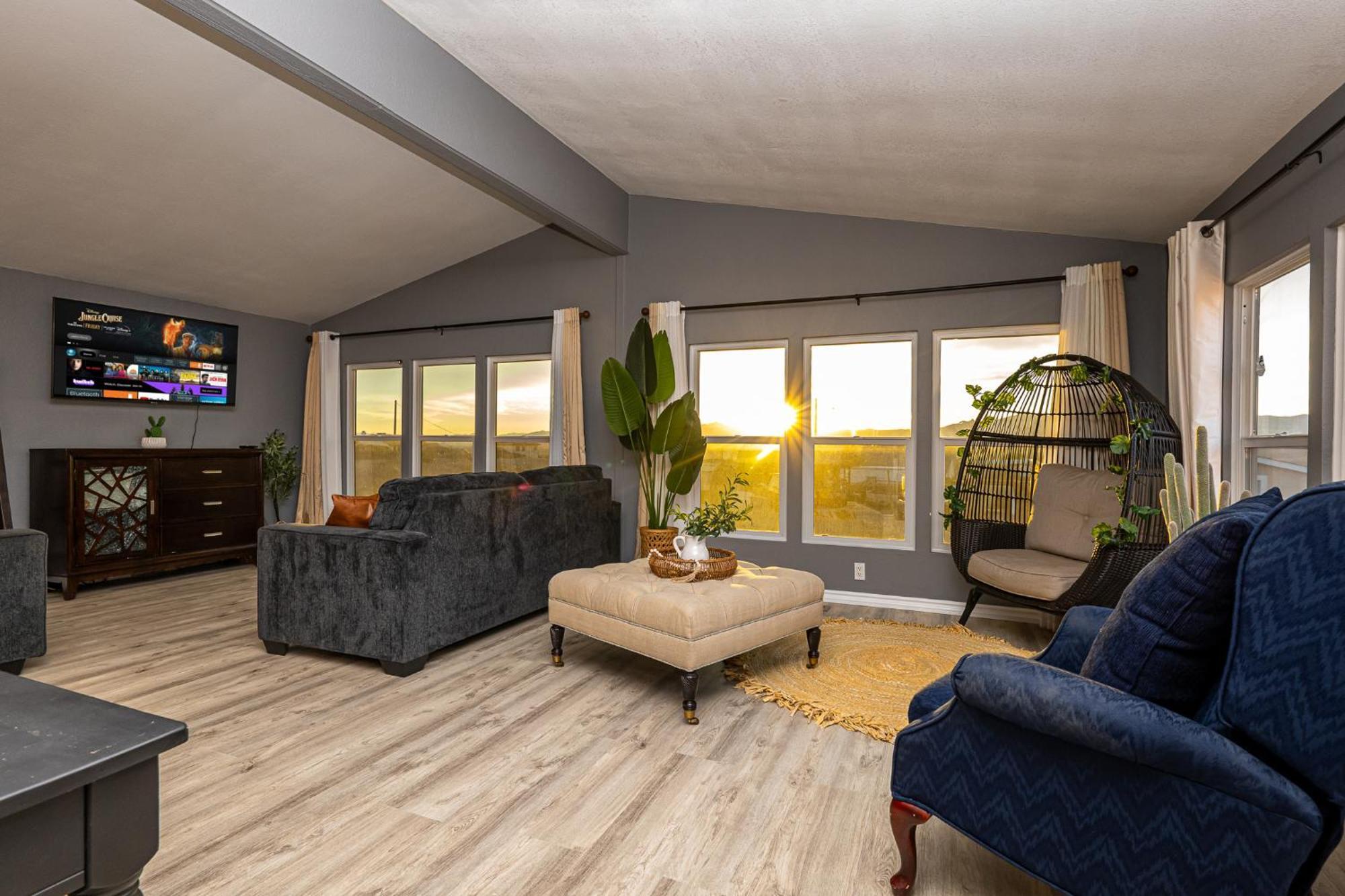 Magnificent & Tranquil Home, Mountain Views , 8 Mins To Casinos & River, Fire Pit, Bbq Bullhead City Eksteriør billede