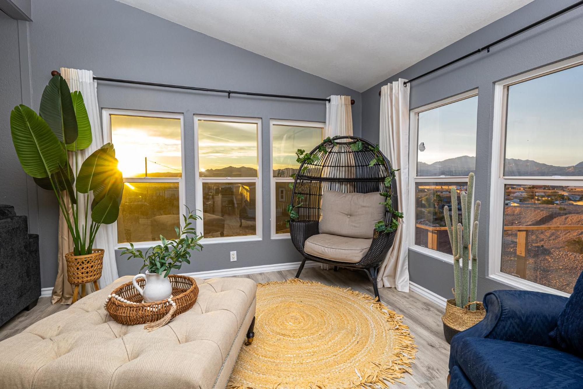 Magnificent & Tranquil Home, Mountain Views , 8 Mins To Casinos & River, Fire Pit, Bbq Bullhead City Eksteriør billede